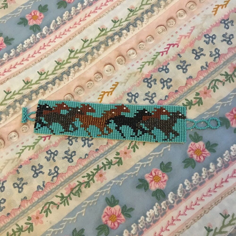 Handmade Beaded Horse Bracelet TurqHandmade Beaded Horse Bracelet Turquoise Blue